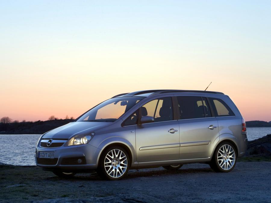  Opel Zafira 2.0 Turbo 2005 года  (фото 17 из 30)